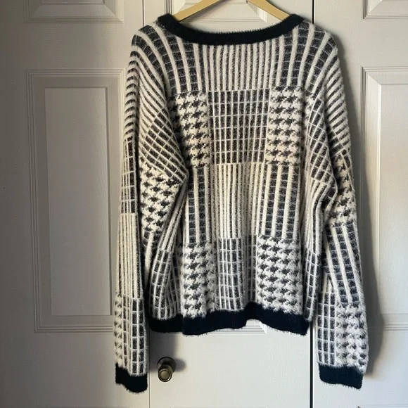 Cyrus | Geometric Patchwork Pullover Fuzzy Sweater. Size XL. Soft. Cozy. Lounge - Picture 5 of 8